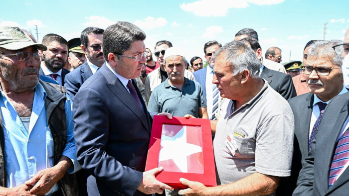 Adalet Bakanı Tunç, Niğdeli Şehidin cenazesine katıldı